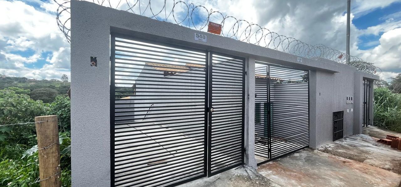 CASA NO BAIRRO PLANALTO (ACEITA FINANCIAMENTO) DOCUMENTAÇÃO INCLUSA