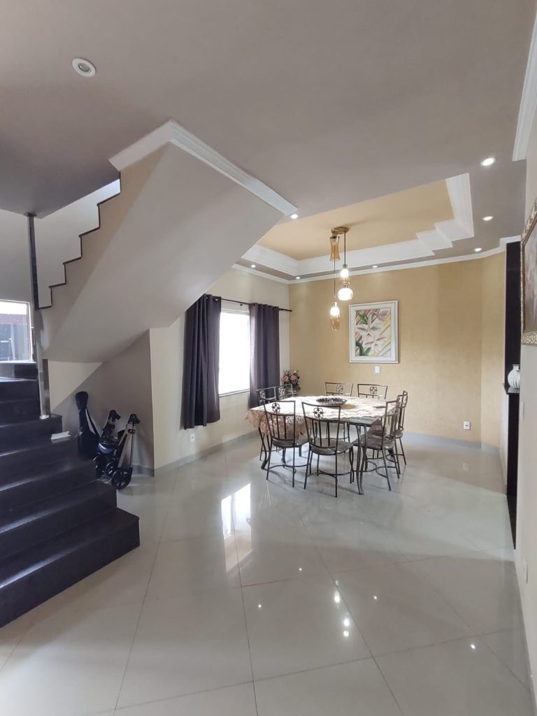CASA TRIPLEX MONTE VERDE BETIM