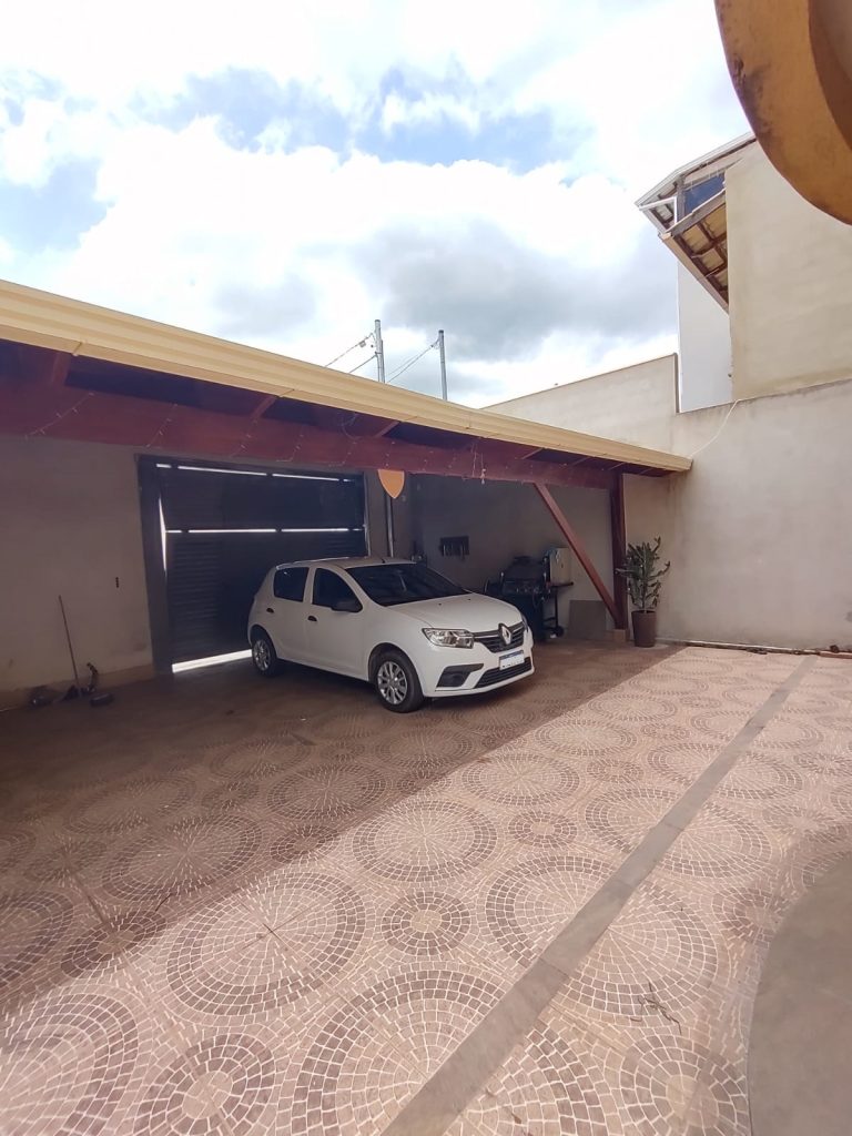 CASA TRIPLEX MONTE VERDE BETIM
