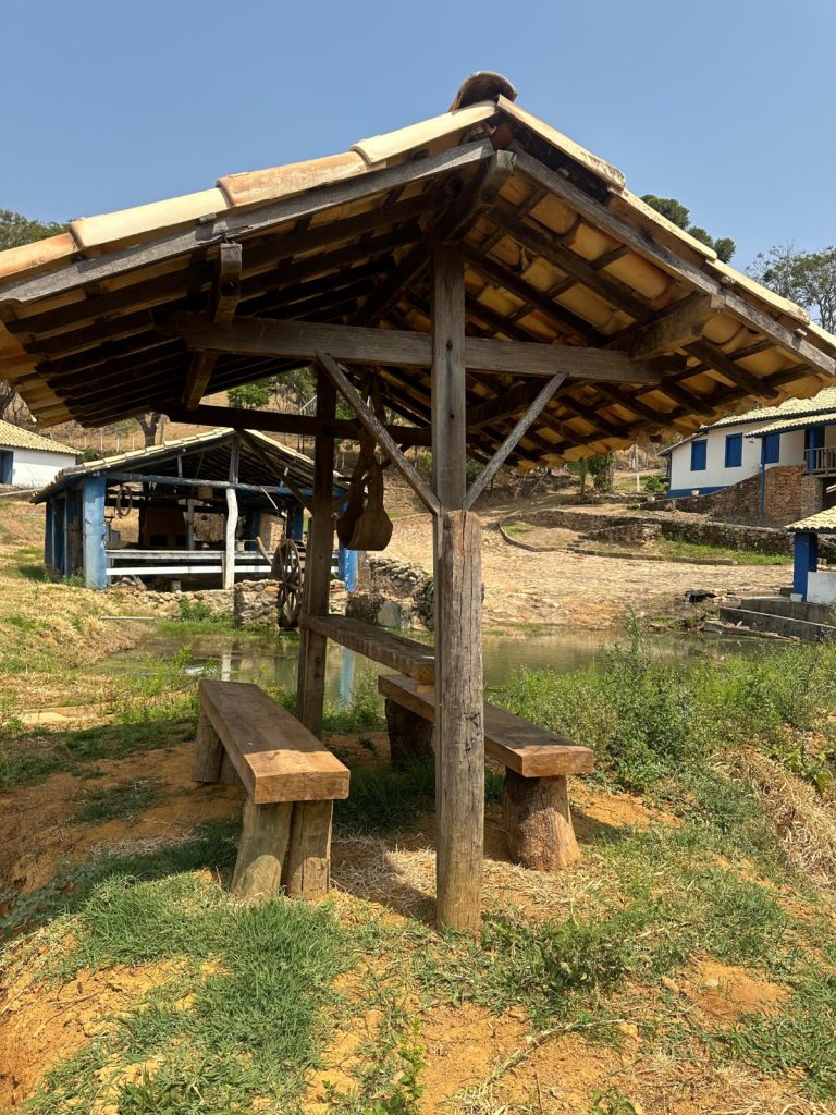 FAZENDA EM CARMÓPOLIS DE MINAS FAZENDA EM CARMÓPOLIS DE MINAS