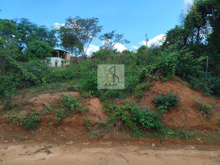 LOTE COM FINANCIAMENTO TIRADENTES (MATEUS LEME) LOTE COM FINANCIAMENTO TIRADENTES (MATEUS LEME)