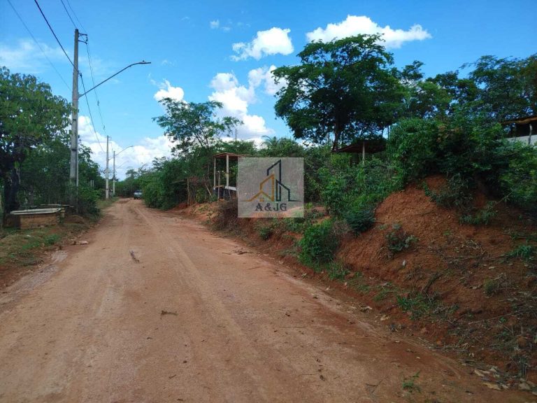 LOTE COM FINANCIAMENTO TIRADENTES (MATEUS LEME) LOTE COM FINANCIAMENTO TIRADENTES (MATEUS LEME)