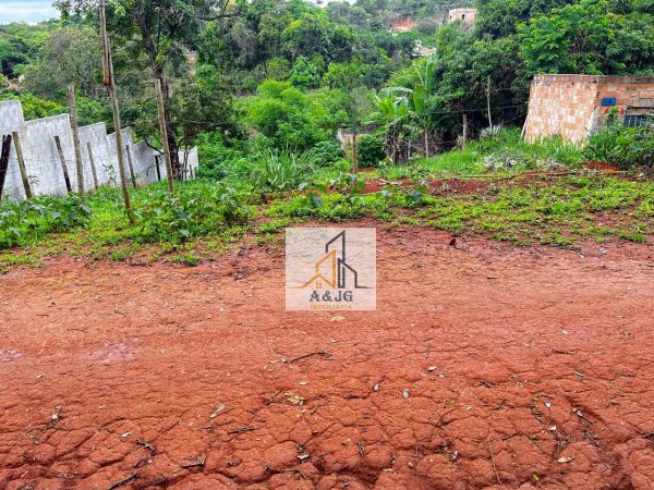 LOTE NO BAIRRO VILA MARIA REGINA ( ICARAÍ)