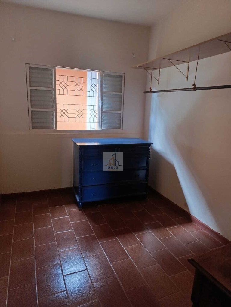 SÍTIO NO BAIRRO VILA MARIA REGINA (ICARAÍ) SÍTIO NO BAIRRO VILA MARIA REGINA (ICARAÍ)