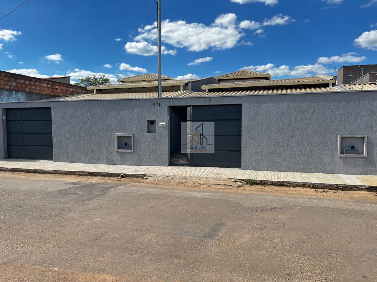 CASA NO BAIRRO SATÉLITE ( ACEITA FINANCIAMENTO)