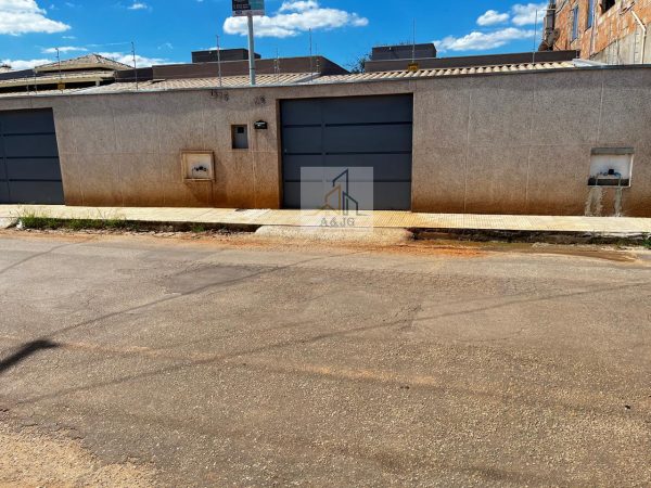 CASA NO BAIRRO SATÉLITE ( ACEITA FINANCIAMENTO)