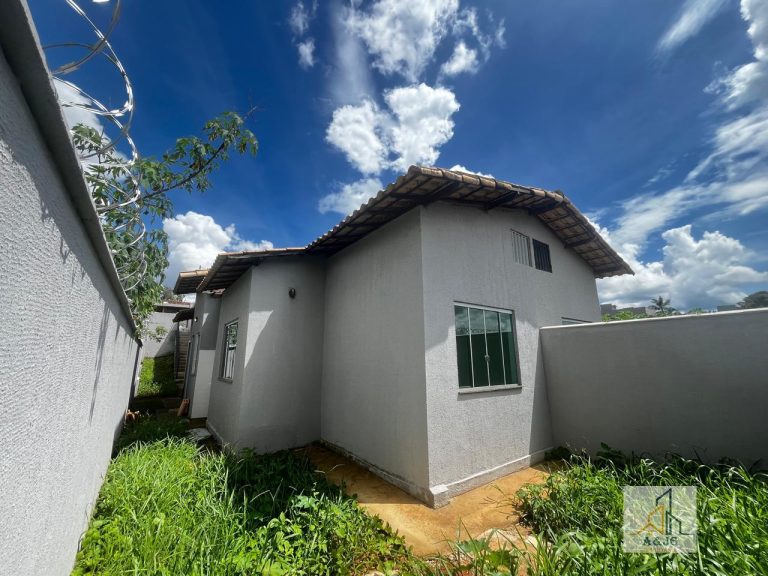 CASA NO BAIRRO PLANALTO (ACEITA FINANCIAMENTO) DOCUMENTAÇÃO INCLUSA CASA NO BAIRRO PLANALTO (ACEITA FINANCIAMENTO) DOCUMENTAÇÃO INCLUSA