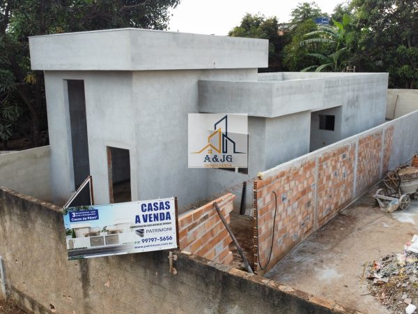 CASA NO BAIRRO SATÉLITE ( ACEITA FINANCIAMENTO)